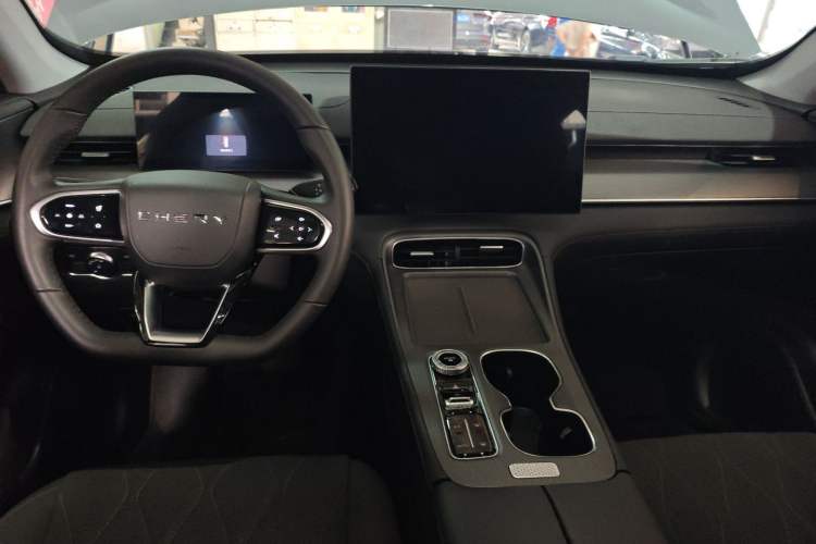Used Chery Tiggo 8 PLUS 2025 290TGDI DCT Luxury 5-Seater Center Console