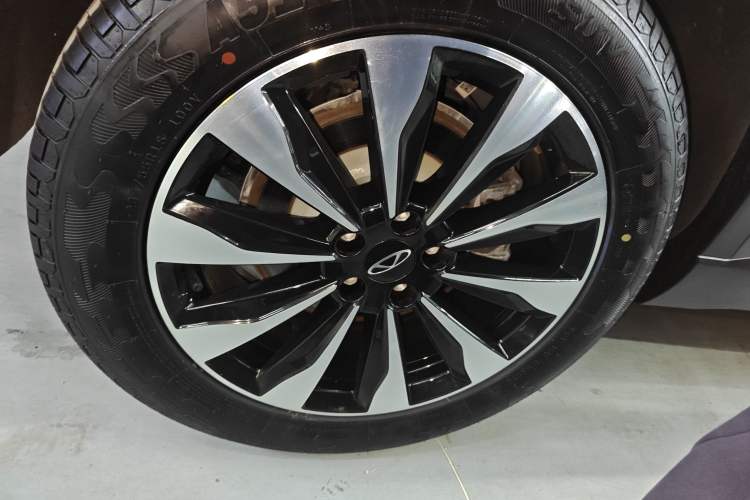 Used Chery Tiggo 8 PLUS 2025 290TGDI DCT Prestige 5-Seater Exterior 5
