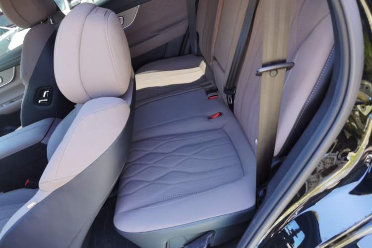 Used Chery Tiggo 8 PLUS 2025 290TGDI DCT Luxury 5-Seater Left Rear Seat