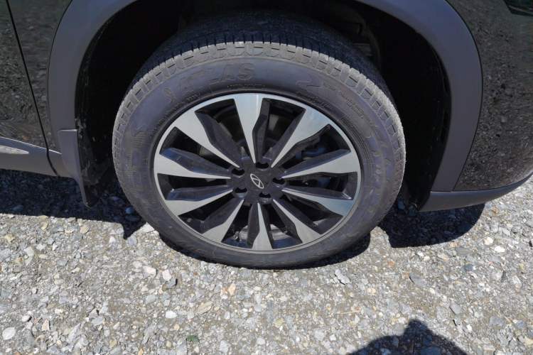 Used Chery Tiggo 8 PLUS 2025 290TGDI DCT Luxury 5-Seater Right Front Wheel Hub