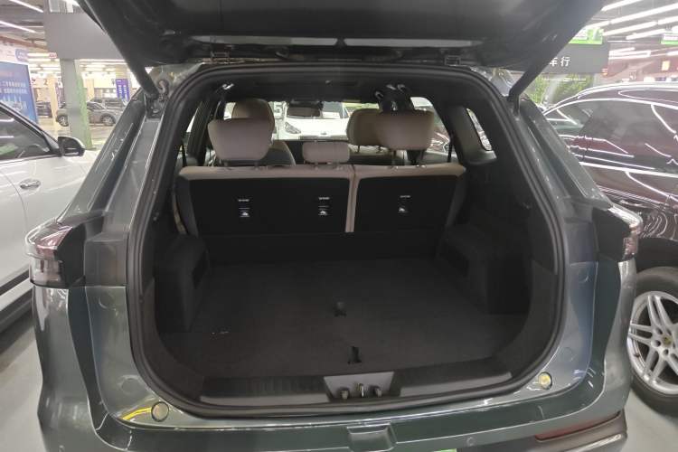 Used Chery Tiggo 8 PLUS 2025 290TGDI DCT Prestige 5-Seater Trunk
