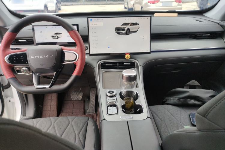 Used Chery Tiggo 8 PLUS 2025 290TGDI DCT Luxury 5-Seater Center Console