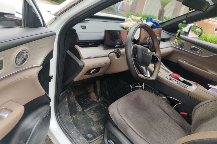 Used Chery Tiggo 8 PLUS 2025 290TGDI DCT Prestige 5-Seater Driver Seat