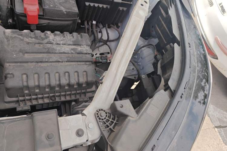 Used Chery Tiggo 8 PLUS 2025 290TGDI DCT Luxury 5-Seater Engine Bay Left