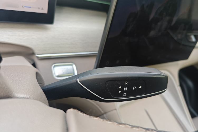 Used Chery Tiggo 8 PLUS 2025 290TGDI DCT Prestige 5-Seater Gear Lever