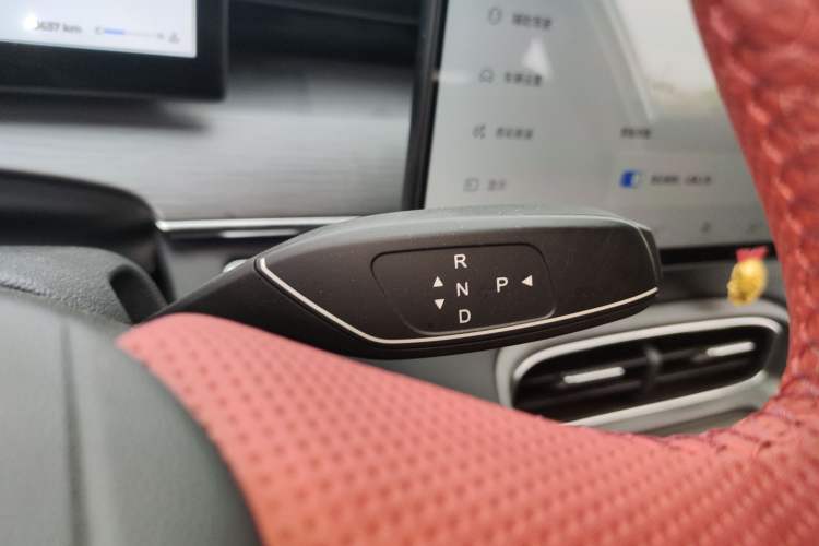 Used Chery Tiggo 8 PLUS 2025 290TGDI DCT Luxury 5-Seater Gear Lever