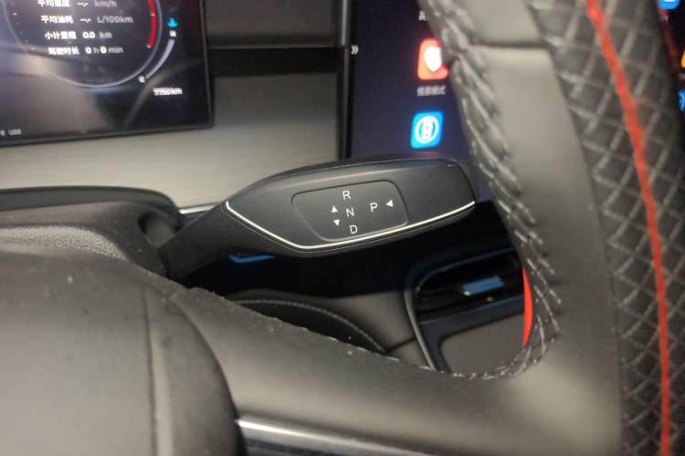 Used Chery Tiggo 8 PLUS 2025 290TGDI DCT Luxury 5-Seater Gear Lever