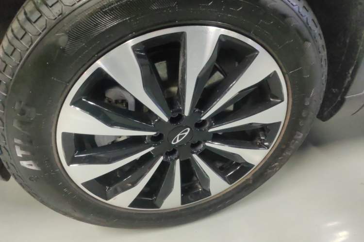 Used Chery Tiggo 8 PLUS 2025 290TGDI DCT Luxury 5-Seater Left Front Wheel Hub