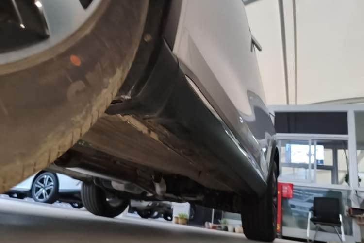 Used Chery Tiggo 8 PLUS 2025 290TGDI DCT Prestige 5-Seater Left Side Sill