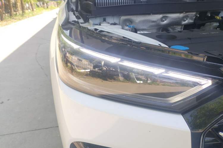 Used Chery Tiggo 8 PLUS 2025 Model 290TGDI DCT Chufeng Edition—5 Seaters Right Front Headlight