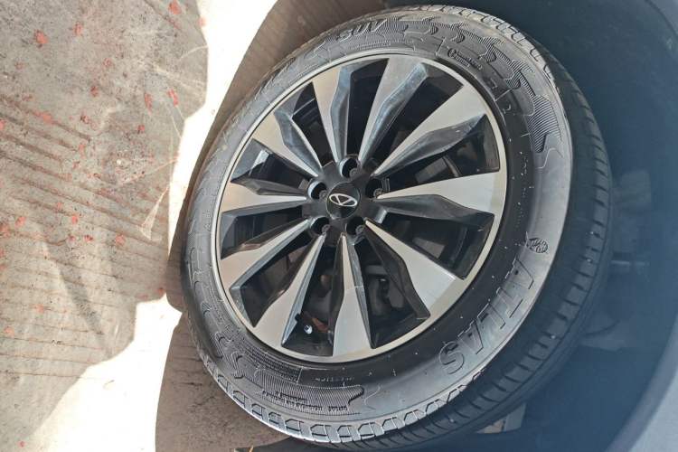 Used Chery Tiggo 8 PLUS 2025 290TGDI DCT Luxury 5-Seater Right Front Wheel Hub