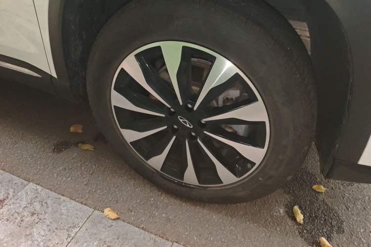 Used Chery Tiggo 8 PLUS 2025 290TGDI DCT Prestige 5-Seater Right Front Wheel Hub