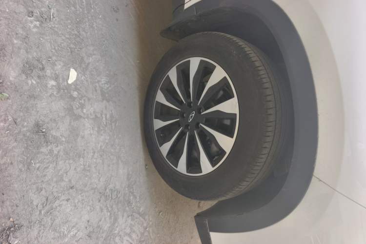 Used Chery Tiggo 8 PLUS 2025 290TGDI DCT Prestige 5-Seater Right Front Wheel Hub