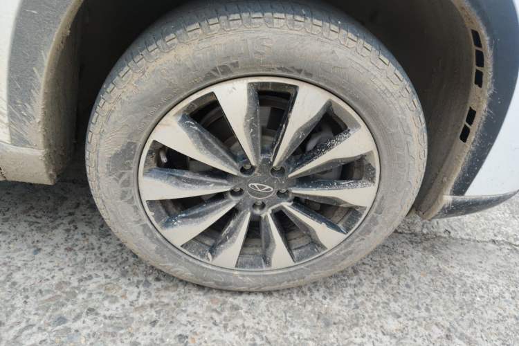 Used Chery Tiggo 8 PLUS 2025 290TGDI DCT Prestige 5-Seater Right Front Wheel Hub