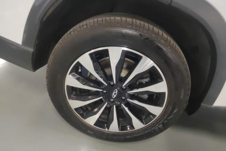 Used Chery Tiggo 8 PLUS 2025 290TGDI DCT Luxury 5-Seater Right Rear Wheel Hub