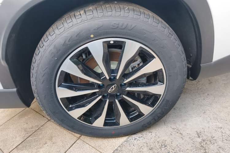 Used Chery Tiggo 8 PLUS 2025 Model 290TGDI DCT Chengshi Edition Right Rear Wheel Hub