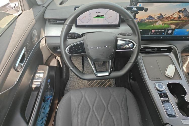 Used Chery Tiggo 8 PLUS 2025 290TGDI DCT Luxury 5-Seater Steering Wheel