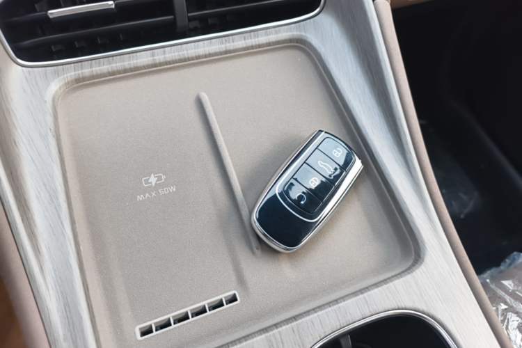 Used Chery Tiggo 8 PLUS 2025 Model 290TGDI DCT Chengshi Edition Vehicle Key