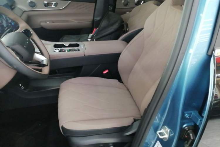 Used Chery Tiggo 8 PLUS C-DM 2025 1.5T 116 km Prestige Version 5 Seats Left Front Seat