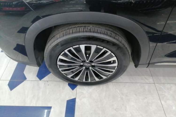 Used Chery Tiggo 8 PLUS C-DM 2025 1.5T 116 km Prestige Version 5 Seats Left Front Wheel Hub