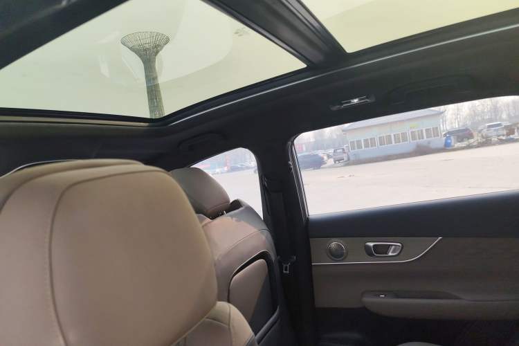 Used Chery Tiggo 8 PLUS C-DM 2025 1.5T 116 km Prestige Version 5 Seats Headliner