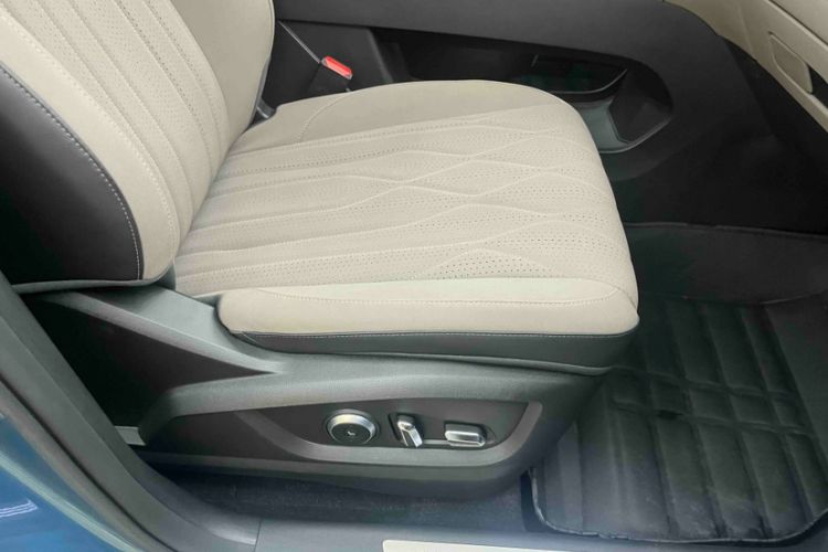 Used Chery Tiggo 8 PLUS C-DM 2025 1.5T 116 km Prestige Version 5 Seats Interior 13