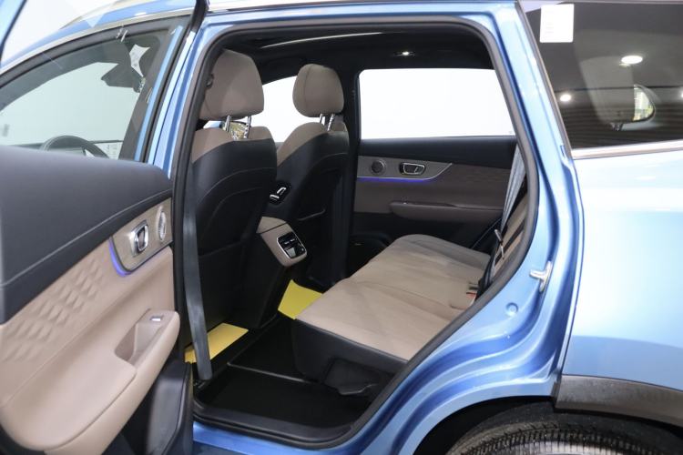 Used Chery Tiggo 8 PLUS C-DM 2025 1.5T 116 km Prestige Version 5 Seats Interior 2