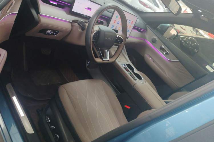 Used Chery Tiggo 8 PLUS C-DM 2025 1.5T 116 km Prestige Version 5 Seats Left Front Seat