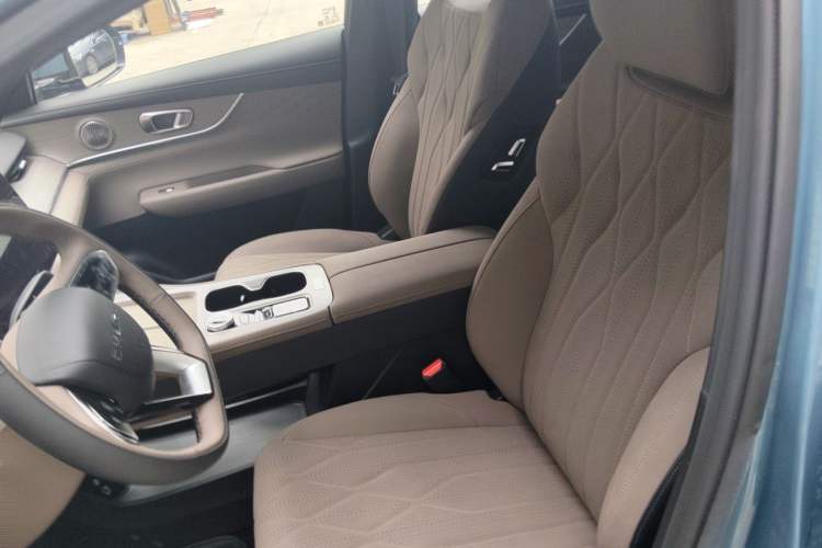 Used Chery Tiggo 8 PLUS C-DM 2025 1.5T 116 km Prestige Version 5 Seats Left Front Seat