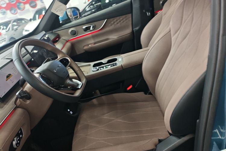 Used Chery Tiggo 8 PLUS C-DM 2025 1.5T 116 km Prestige Version 5 Seats Left Front Seat