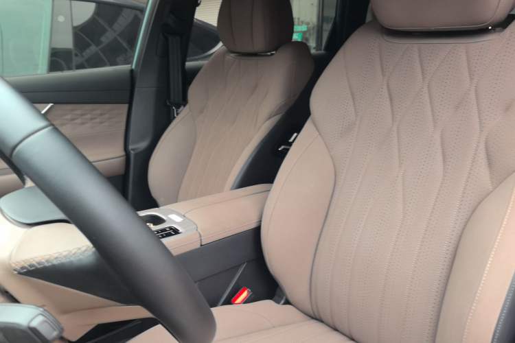 Used Chery Tiggo 8 PLUS C-DM 2025 1.5T 116 km Prestige Version 5 Seats Left Front Seat