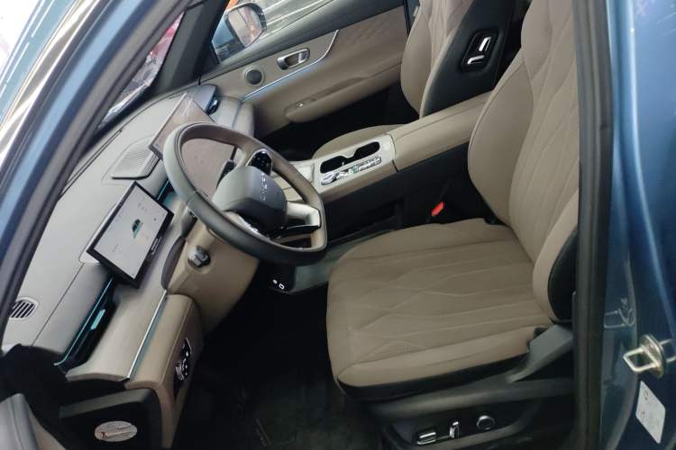 Used Chery Tiggo 8 PLUS C-DM 2025 1.5T 116 km Prestige Version 5 Seats Left Front Seat