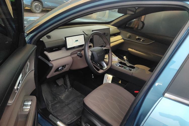 Used Chery Tiggo 8 PLUS C-DM 2025 1.5T 116 km Prestige Version 5 Seats Left Front Seat