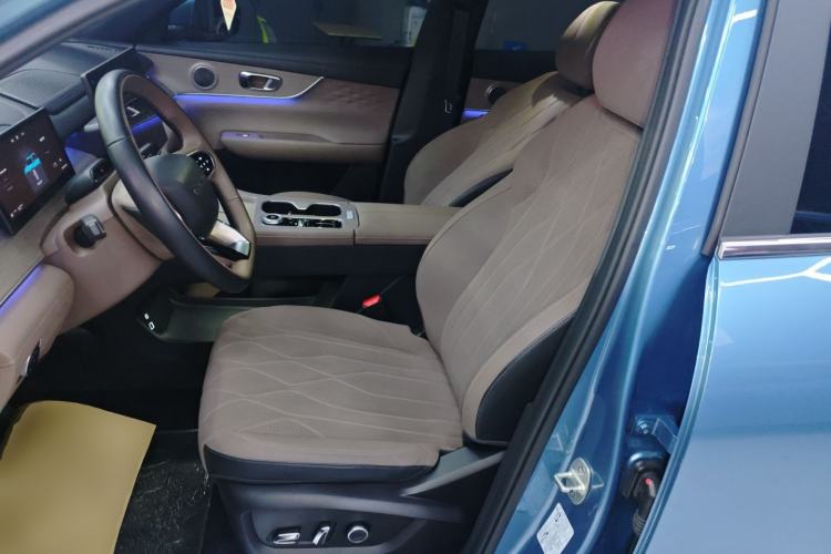 Used Chery Tiggo 8 PLUS C-DM 2025 1.5T 116 km Prestige Version 5 Seats Left Front Seat