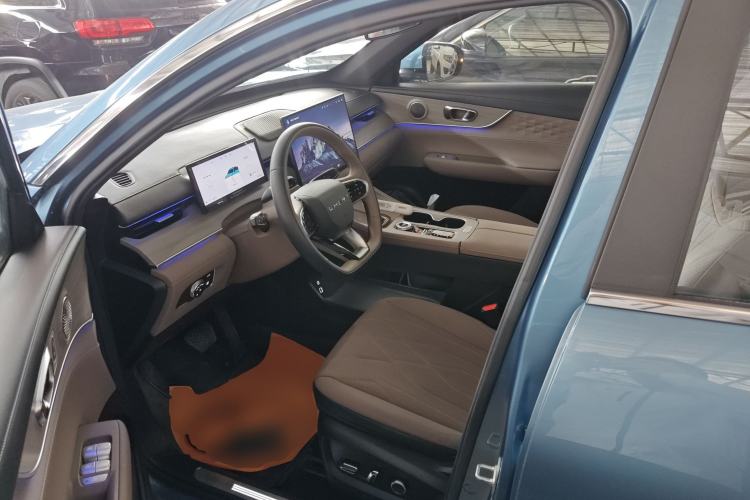 Used Chery Tiggo 8 PLUS C-DM 2025 1.5T 116 km Prestige Version 5 Seats Left Front Seat