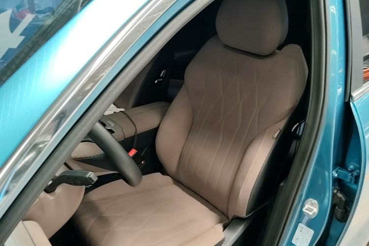 Used Chery Tiggo 8 PLUS C-DM 2025 1.5T 116 km Prestige Version 5 Seats Left Front Seat