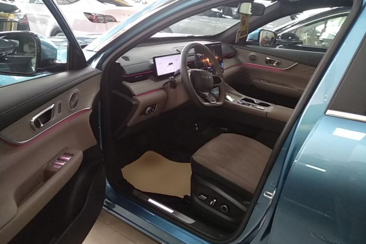 Used Chery Tiggo 8 PLUS C-DM 2025 1.5T 116 km Prestige Version 5 Seats Left Front Seat