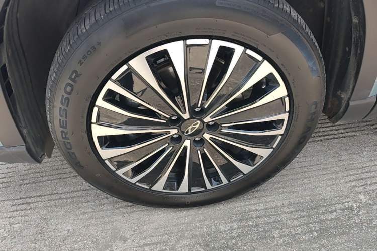 Used Chery Tiggo 8 PLUS C-DM 2025 1.5T 116 km Prestige Version 5 Seats Left Front Wheel Hub