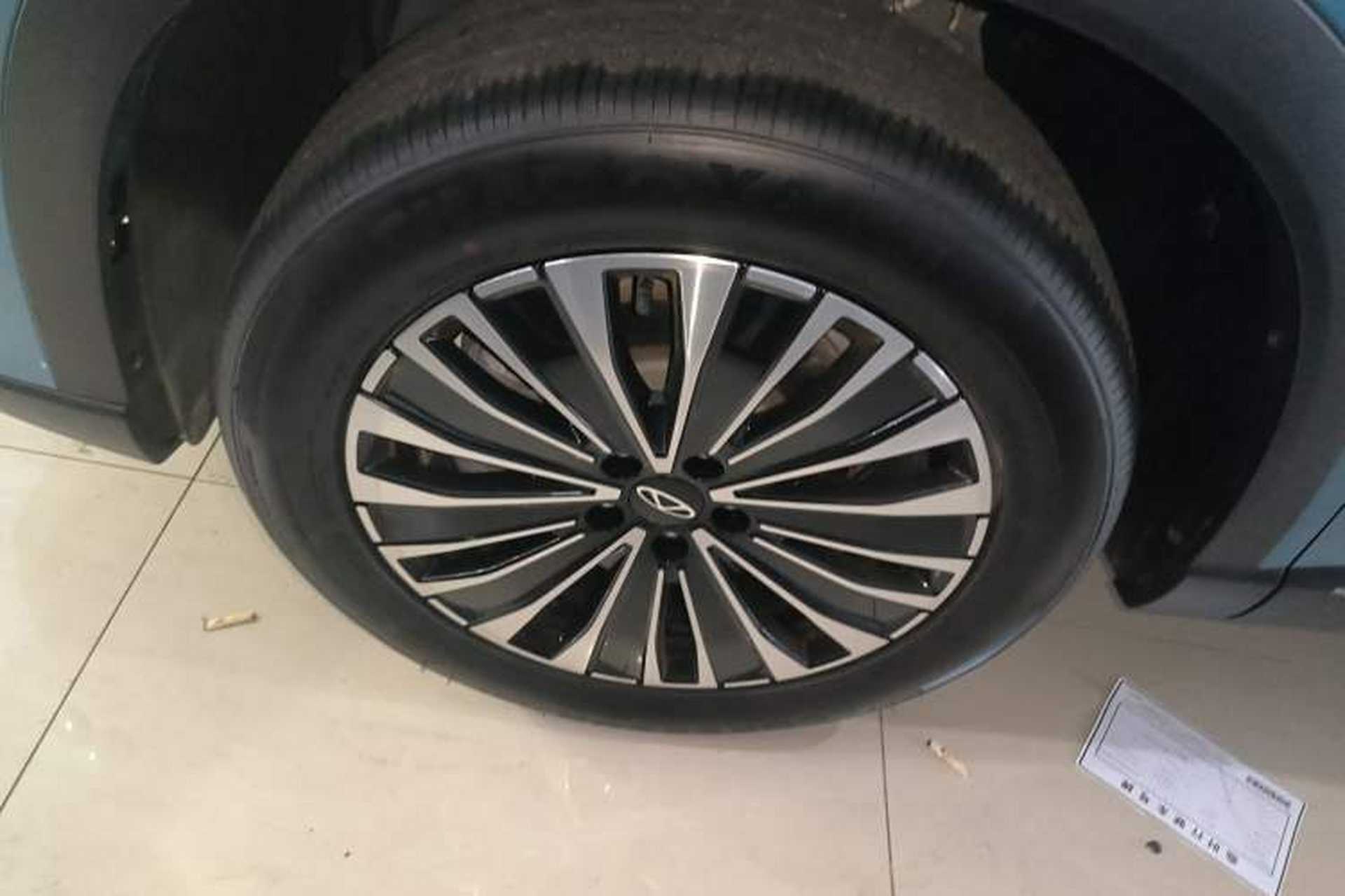 Used Chery Tiggo 8 PLUS C-DM 2025 1.5T 116 km Prestige Version 5 Seats Left Front Wheel Hub