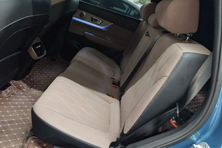 Used Chery Tiggo 8 PLUS C-DM 2025 1.5T 116 km Prestige Version 5 Seats Left Rear Seat