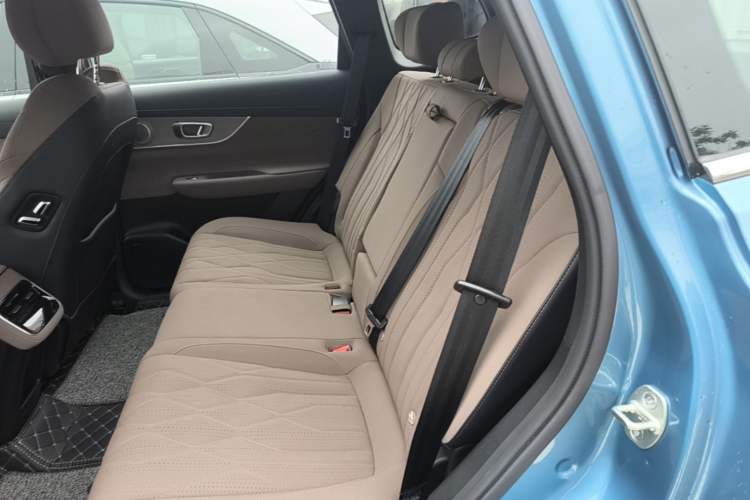 Used Chery Tiggo 8 PLUS C-DM 2025 1.5T 116 km Prestige Version 5 Seats Left Rear Seat