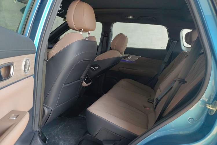 Used Chery Tiggo 8 PLUS C-DM 2025 1.5T 116 km Prestige Version 5 Seats Left Rear Seat