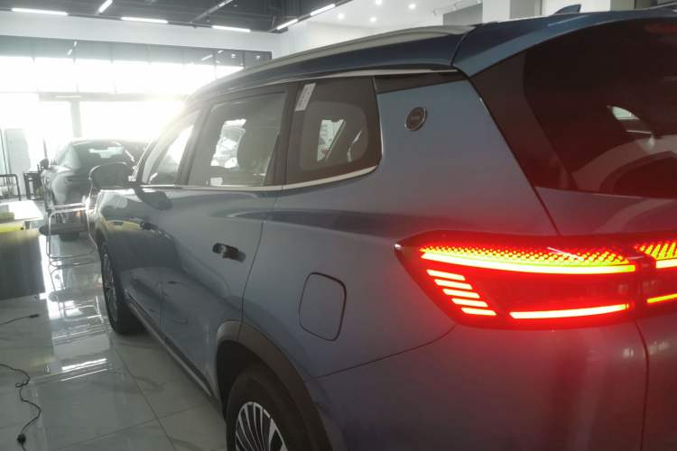 Used Chery Tiggo 8 PLUS C-DM 2025 1.5T 116 km Prestige Version 5 Seats Left Side