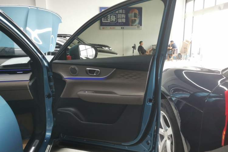 Used Chery Tiggo 8 PLUS C-DM 2025 1.5T 116 km Prestige Version 5 Seats Right Front Door Interior