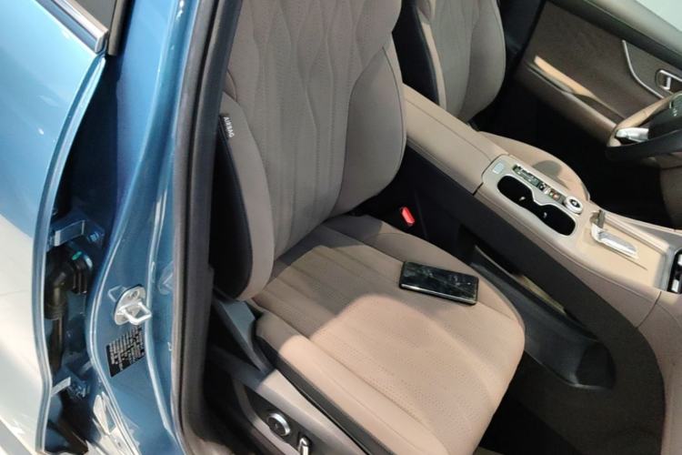 Used Chery Tiggo 8 PLUS C-DM 2025 1.5T 116 km Prestige Version 5 Seats Right Front Seat