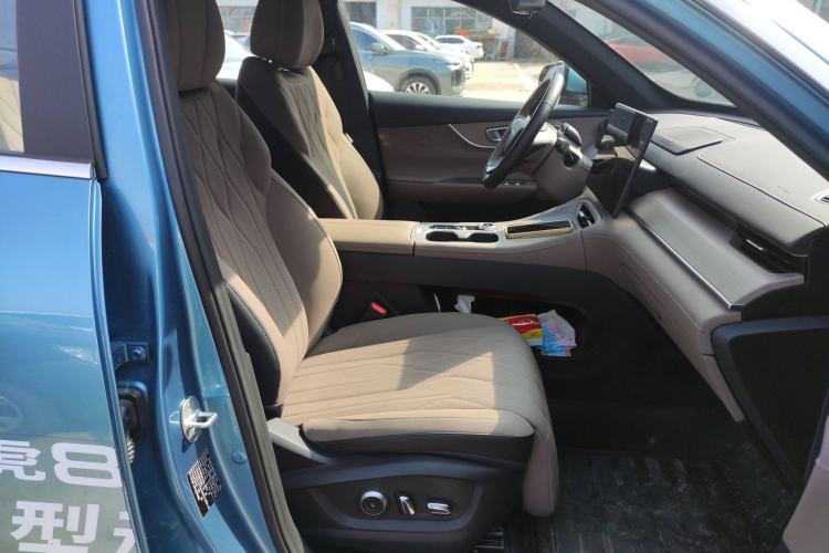 Used Chery Tiggo 8 PLUS C-DM 2025 1.5T 116 km Prestige Version 5 Seats Right Front Seat