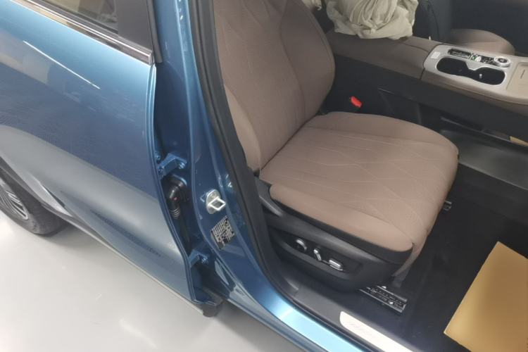 Used Chery Tiggo 8 PLUS C-DM 2025 1.5T 116 km Prestige Version 5 Seats Right Front Seat