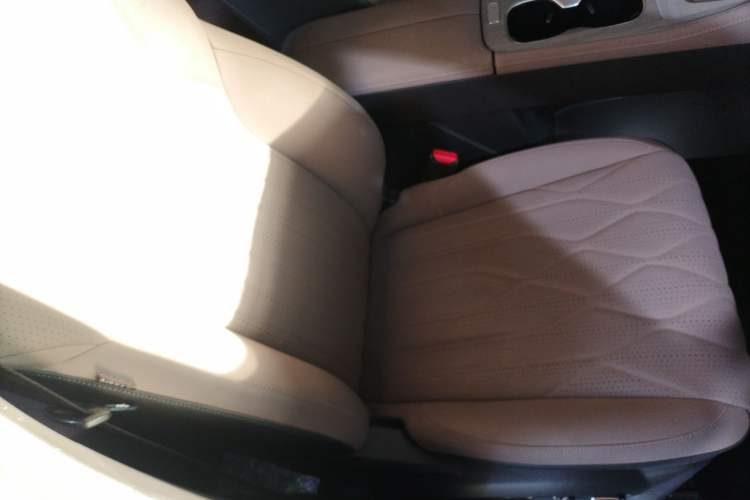 Used Chery Tiggo 8 PLUS C-DM 2025 1.5T 116 km Prestige Version 5 Seats Right Front Seat