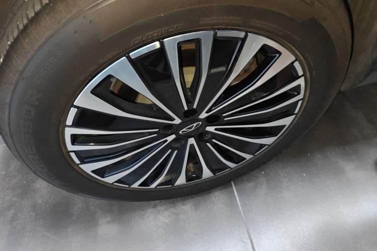 Used Chery Tiggo 8 PLUS C-DM 2025 1.5T 116 km Prestige Version 5 Seats Right Rear Wheel Hub