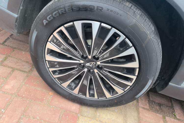 Used Chery Tiggo 8 PLUS C-DM 2025 1.5T 116 km Prestige Version 5 Seats Right Rear Wheel Hub